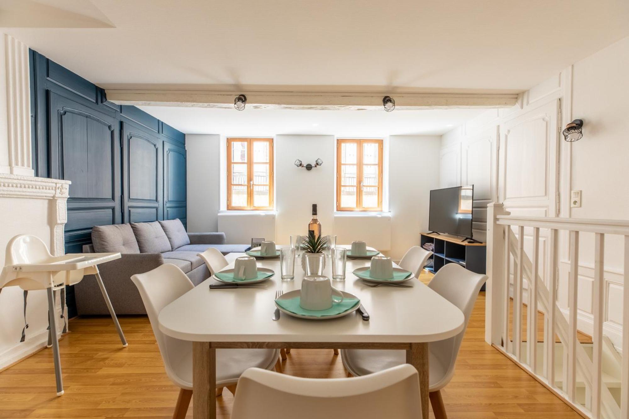 Le Petit Pirou # Cosy # Halte Auvergne Thiers Bagian luar foto