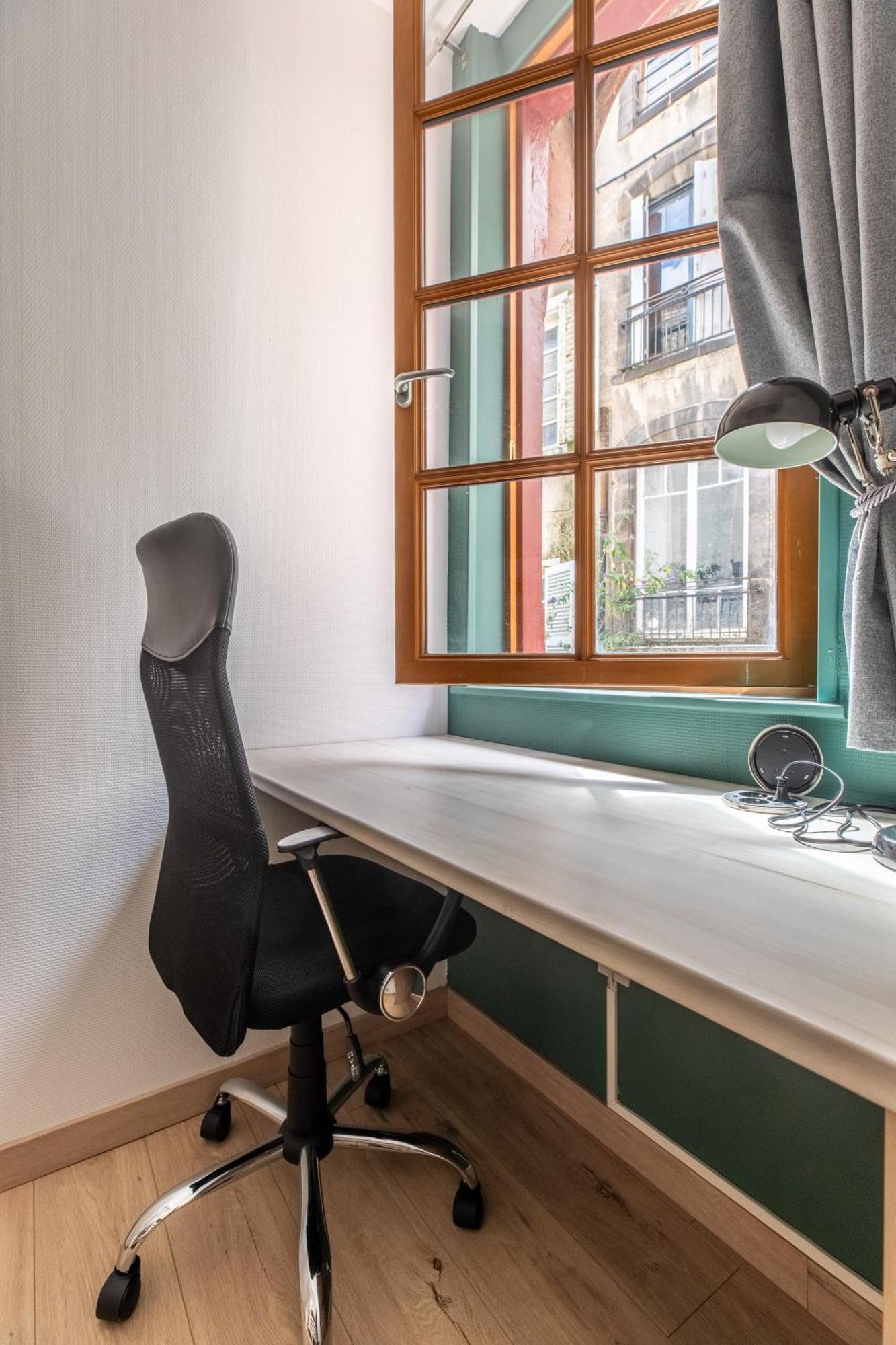 Le Petit Pirou # Cosy # Halte Auvergne Thiers Bagian luar foto