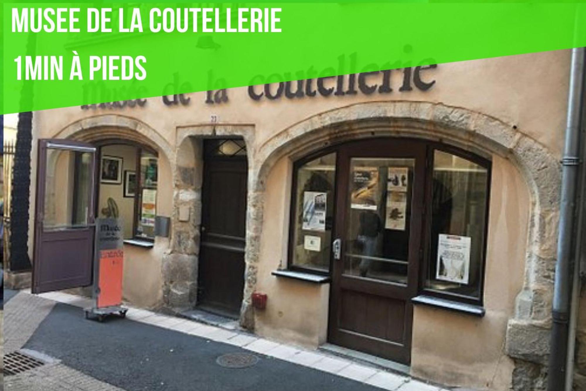 Le Petit Pirou # Cosy # Halte Auvergne Thiers Bagian luar foto