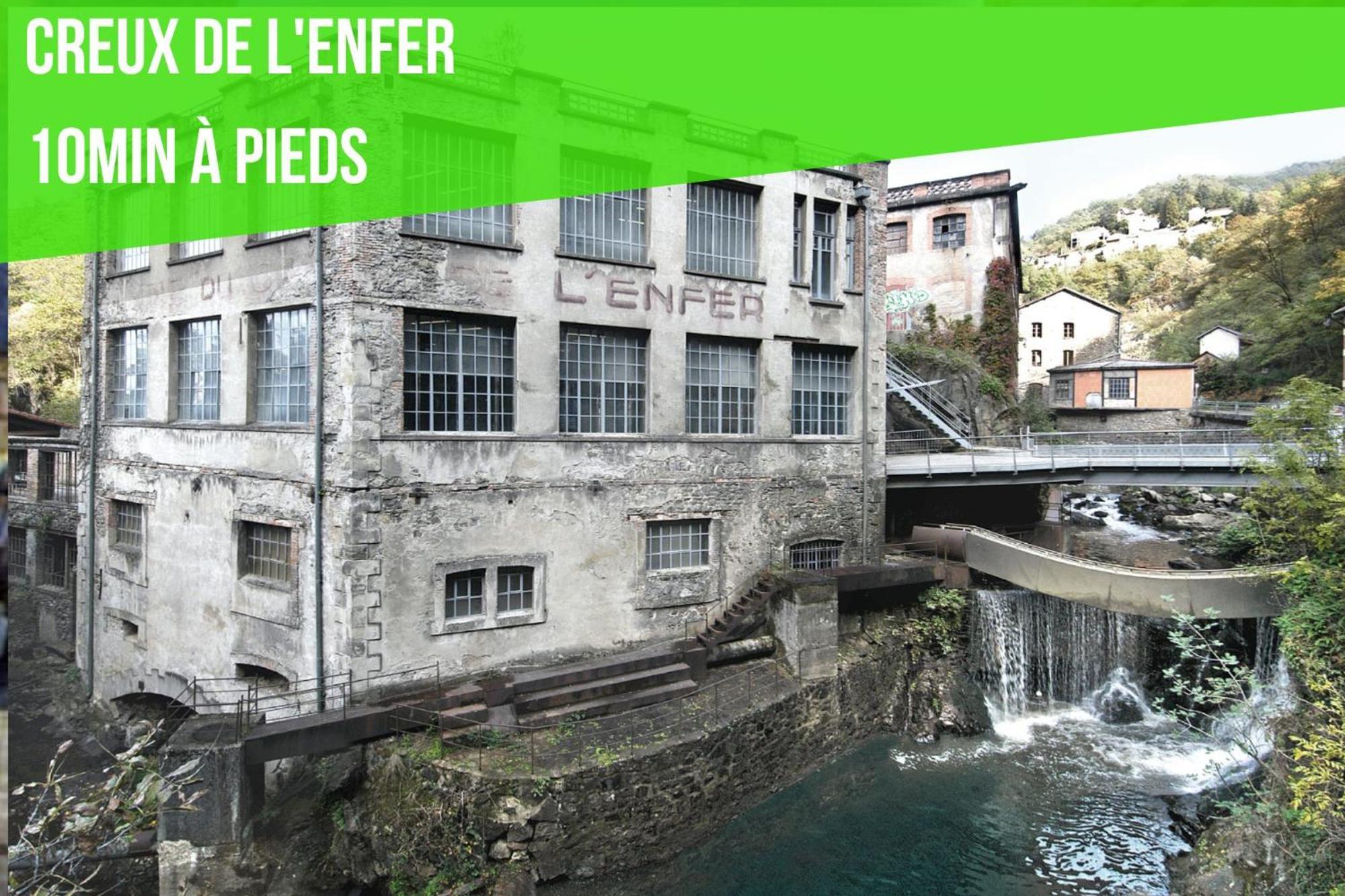 Le Petit Pirou # Cosy # Halte Auvergne Thiers Bagian luar foto